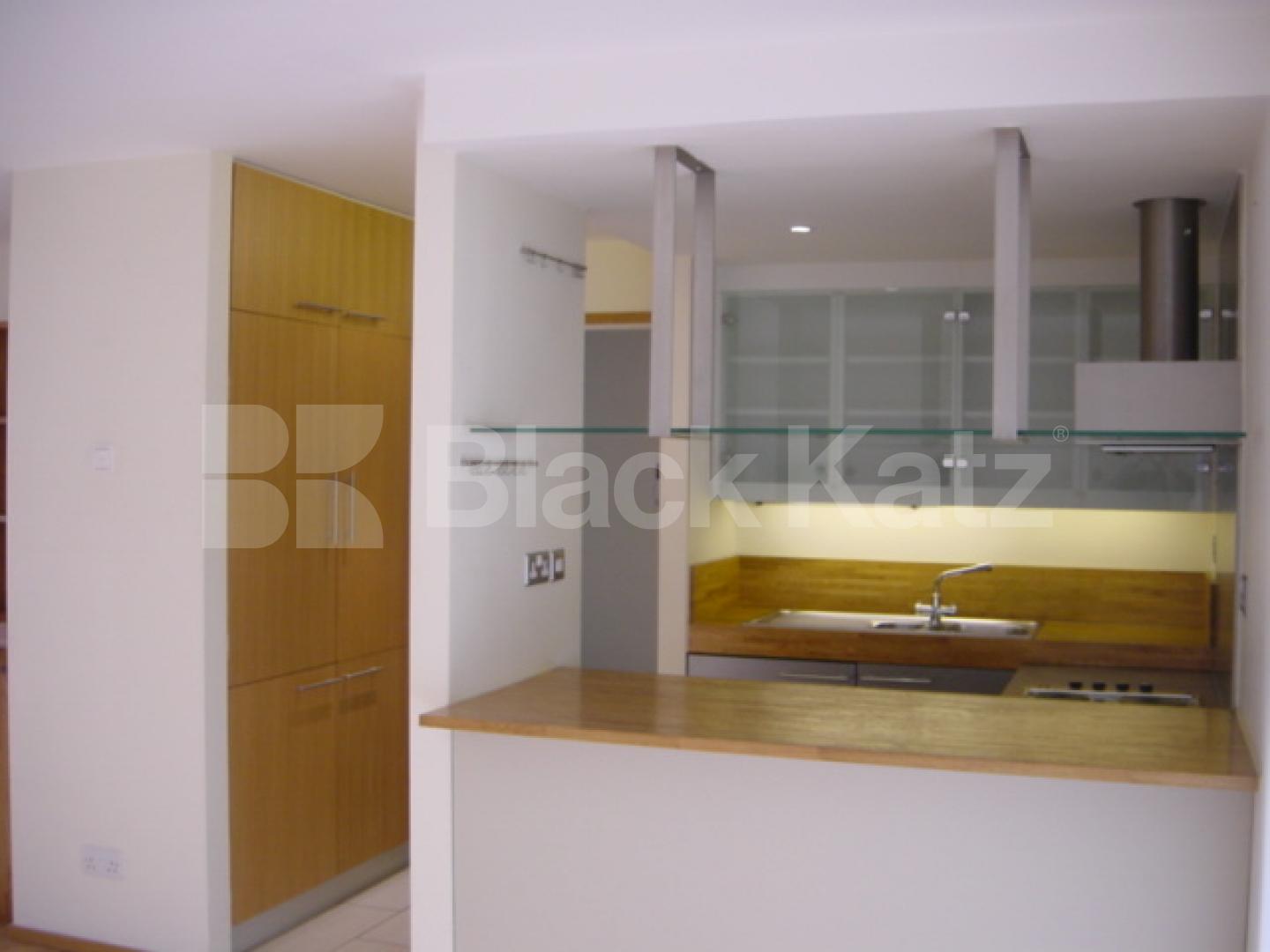 			MODERN 2 BEDROOM APARTMENT IN A PORTERED DEVELOPMENT, 2 Bedroom, 1 bath, 1 reception Flat			 Ice Wharf  , KINGS CROSS 